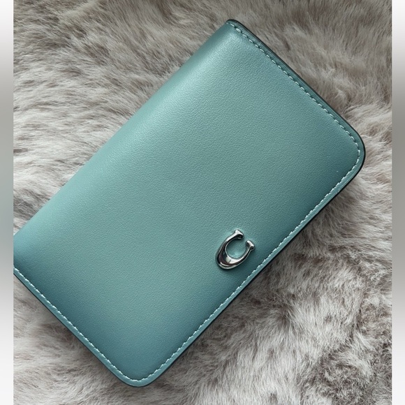 Coach essential Slim Card Holder - Picture 4 of 10